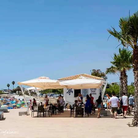 לינה וארוחת בוקר Salvo E Terry 4*