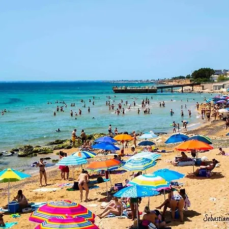 לינה וארוחת בוקר Salvo E Terry 4*