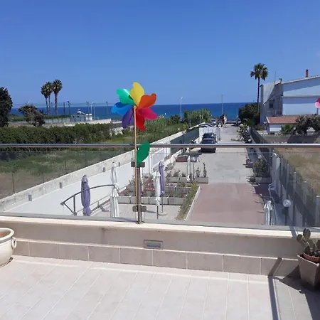 Salvo E Terry ベッド・アンド・ブレックファスト アヴォラ