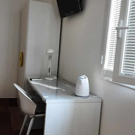 לינה וארוחת בוקר Salvo E Terry