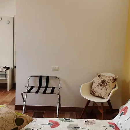 לינה וארוחת בוקר Salvo E Terry 4*